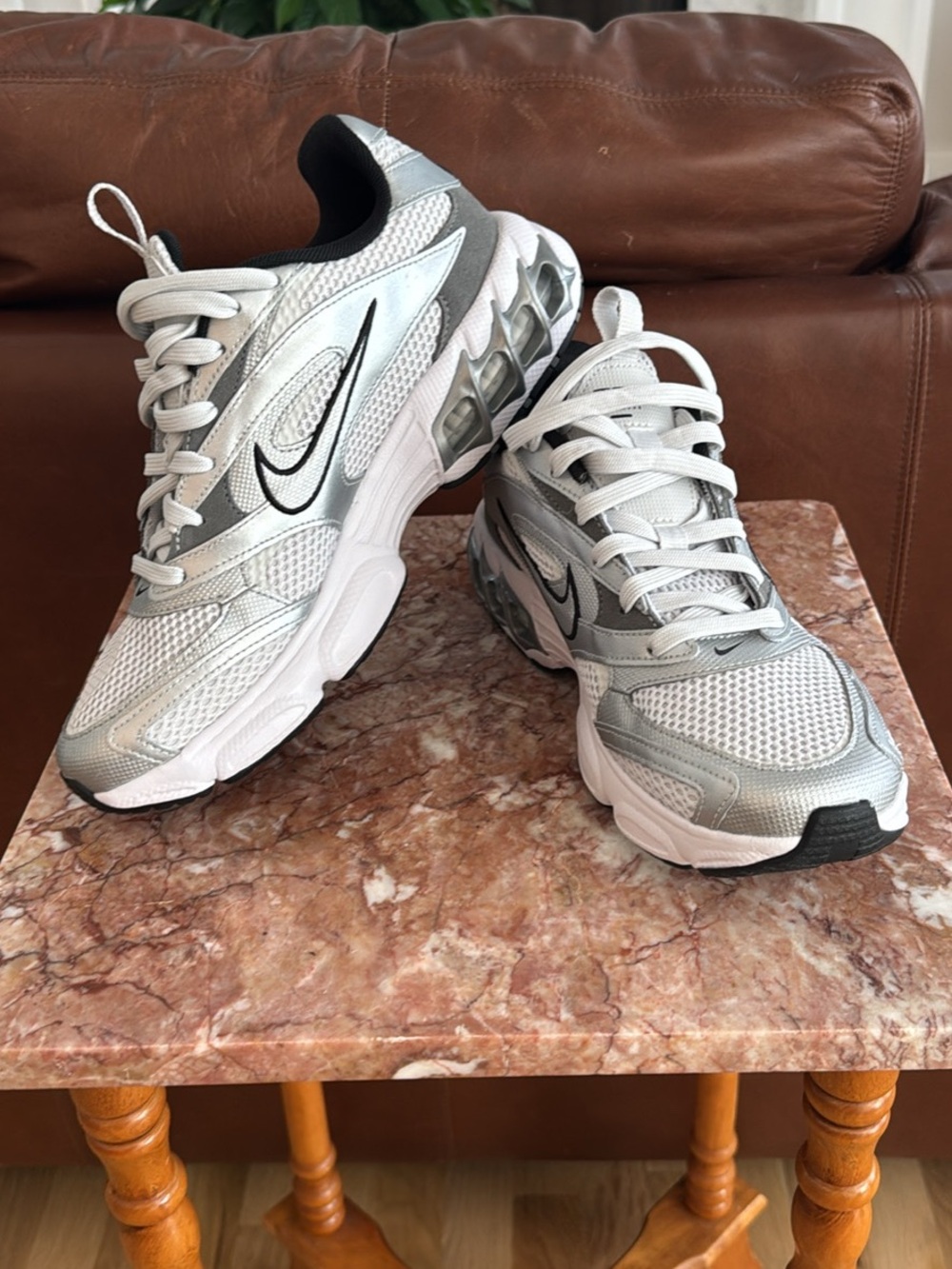 Nike Air Zoom Fire NEW Size 10 Color Dust/White/Smoke Gray